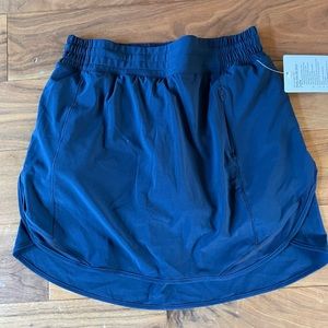 Nwt Lululemon hotty hot HR skirt(long)